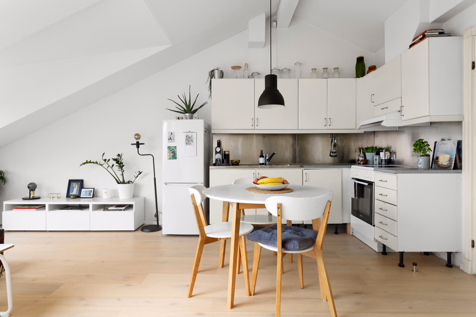 earthy cool toned colors in kitchen